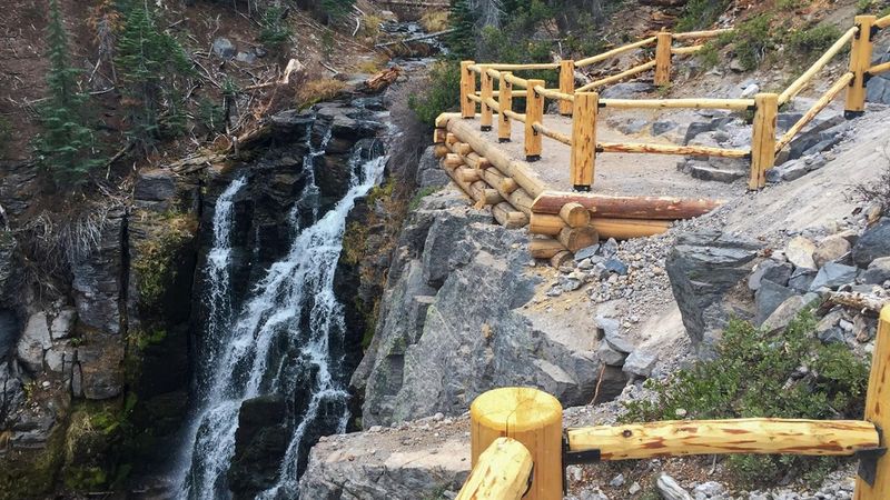 Kings Creek Falls