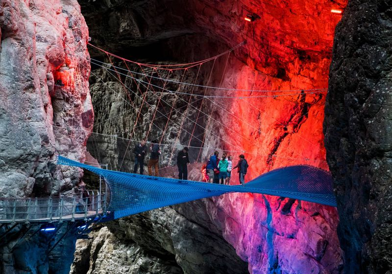 Explore the Glacier Canyon Walk