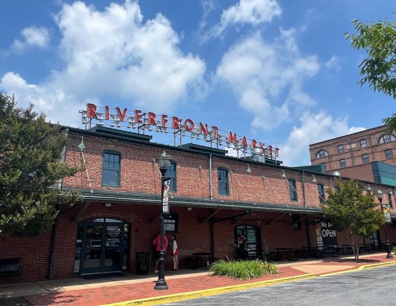 Rim Nahm Thai Cuisine – Wilmington (Riverfront Market)