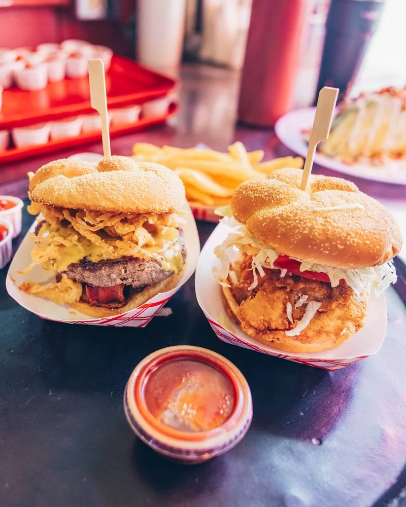 Big Earl’s Greasy Eats (Cave Creek)