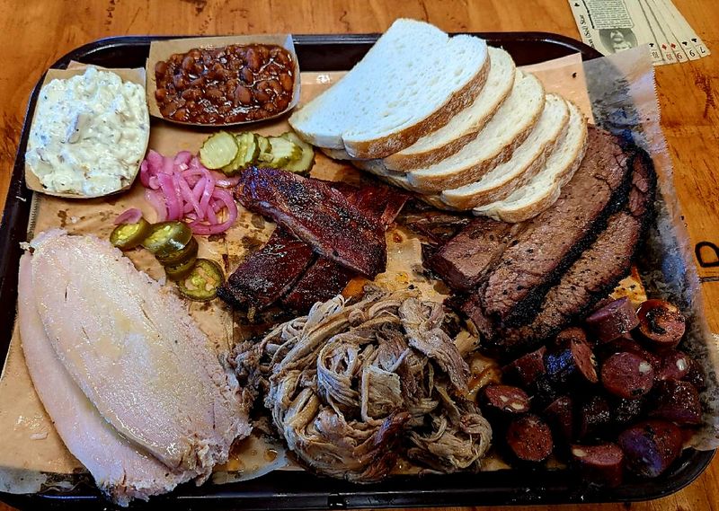South Dakota – J.R.’s Rhodehouse BBQ PIT