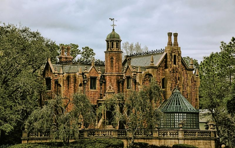 The Haunted Mansion – Disney Parks