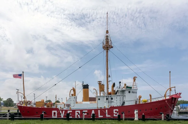 Tour Lightship Overfalls