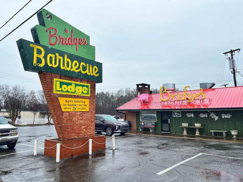 Red Bridges Barbecue Lodge – Shelby, NC