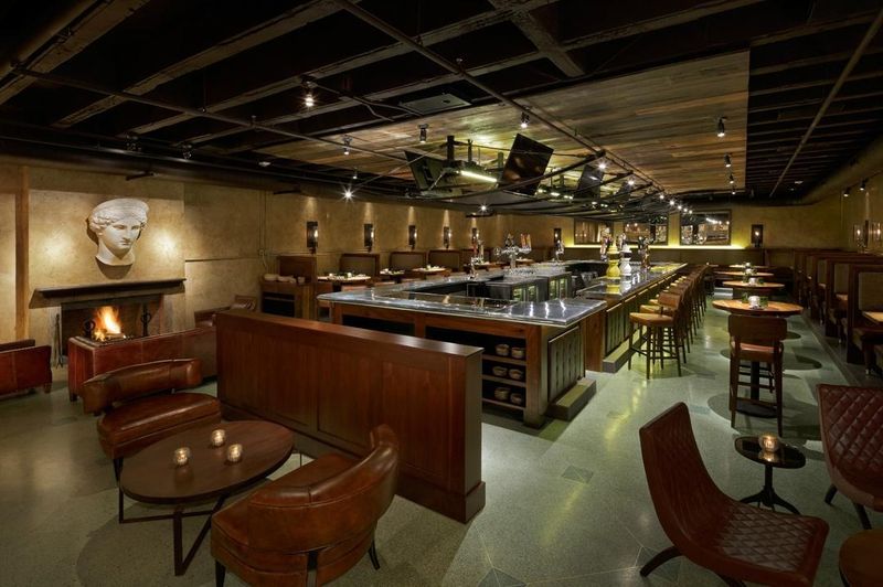 The Fox & Hounds Tavern