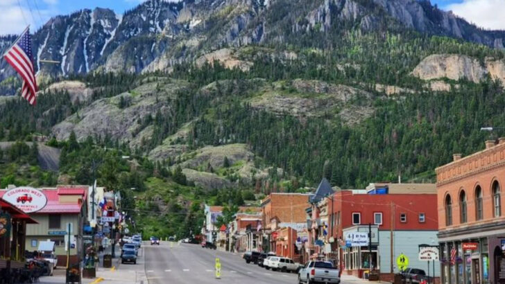 This Charming Mountain Town In Colorado Has Scenery So Striking, It’s Often Called ‘America’s Switzerland’