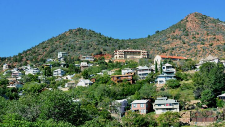 This Quirky Desert Town in Arizona Is Like Stepping onto Another Planet – Welcome to Jerome