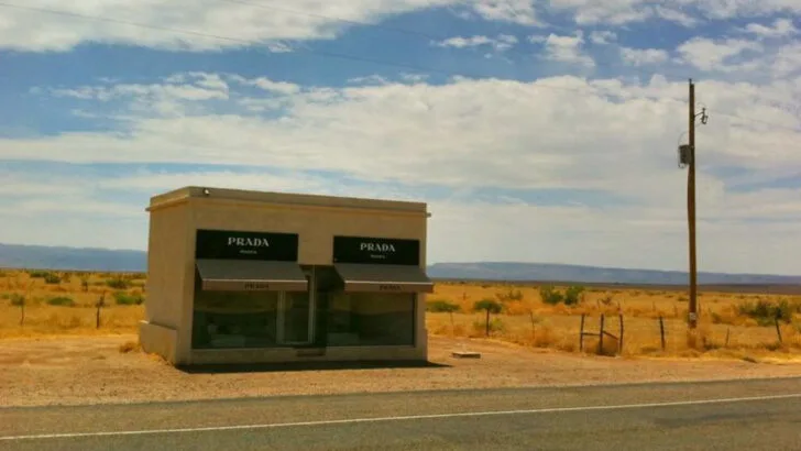 This Tiny Texas Town Hosts One of the Strangest Lights Shows on Earth