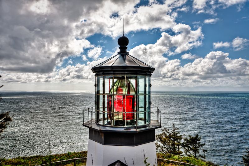 Cape Meares Lighthouse & Scenic Viewpoints