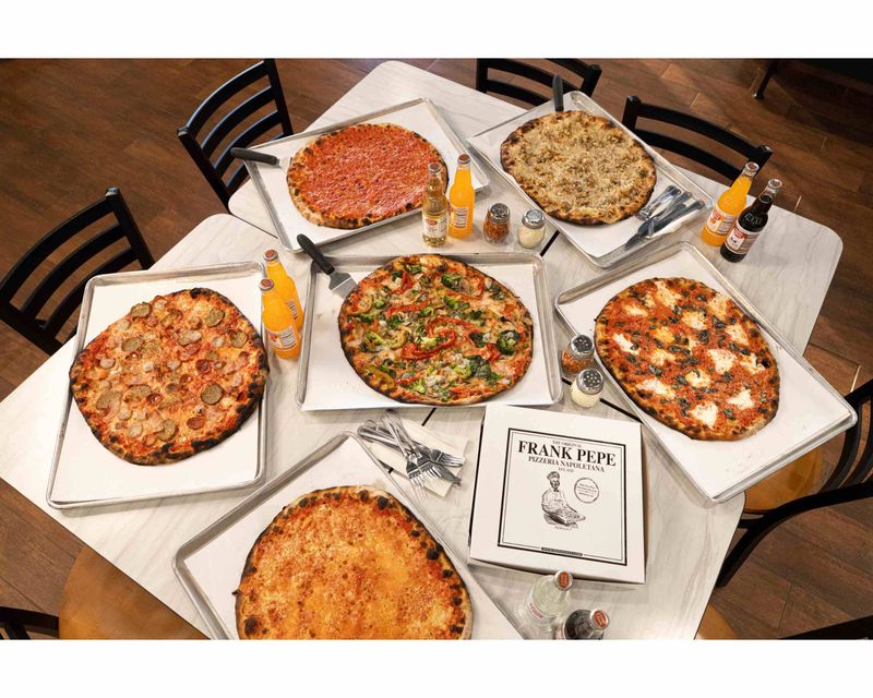 Frank Pepe Pizzeria Napoletana (New Haven, Connecticut)