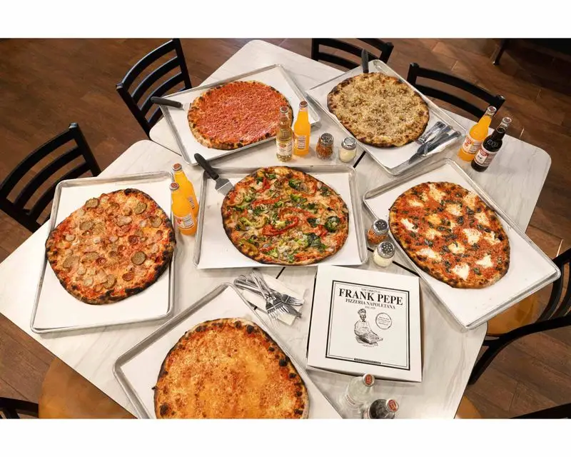 Frank Pepe Pizzeria Napoletana (New Haven, Connecticut)