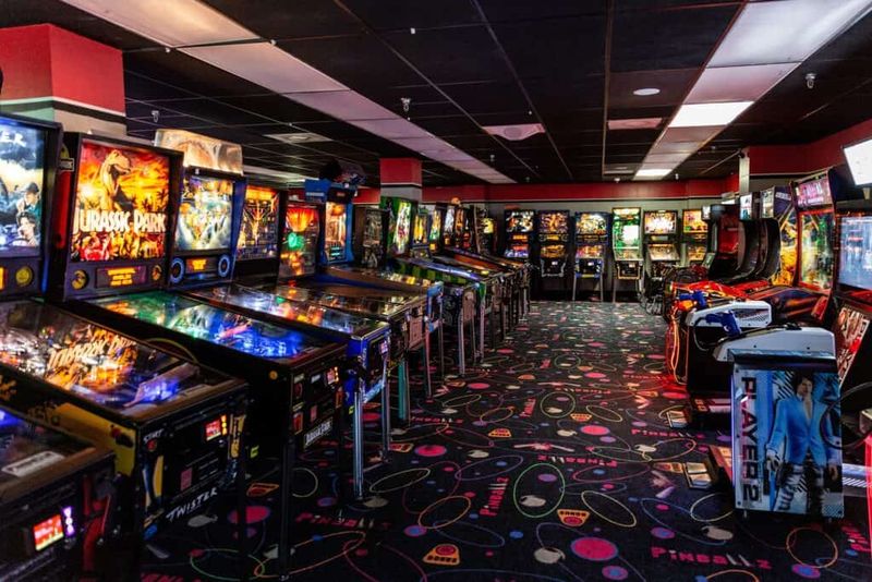 Play Vintage Arcade Games at Pinballz