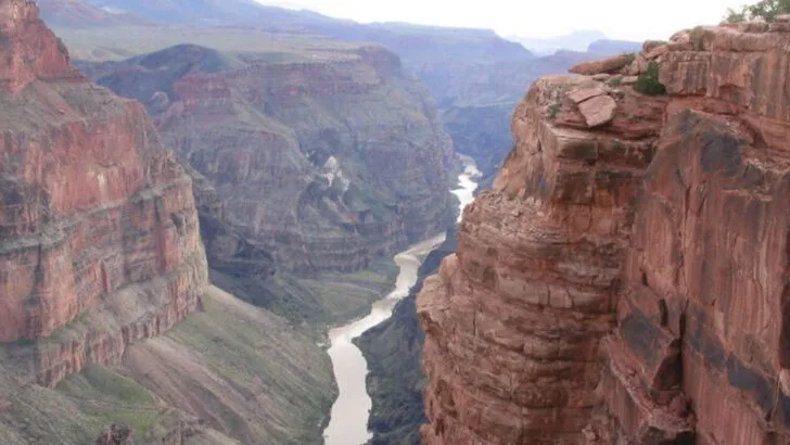 Utah’s potash ponds paint the desert floor in shades of electric blue