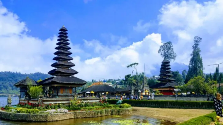 Where Do Singaporeans Go for Holiday? Top Destinations!