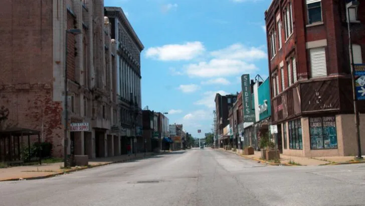 10 Historic Main Streets in America That Are Dying (Visit Before They’re Gone)