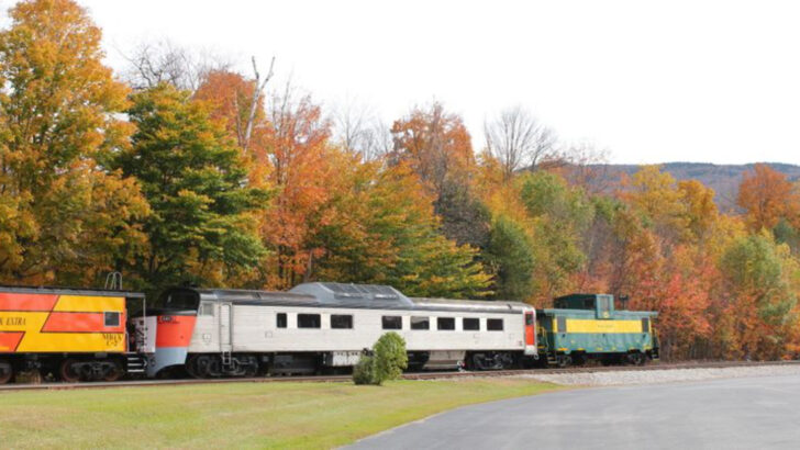 10 Scenic Railroads in New England Worth Planning a Trip Around