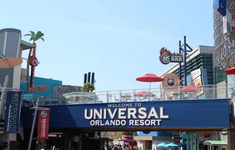 Use Universal Express Pass