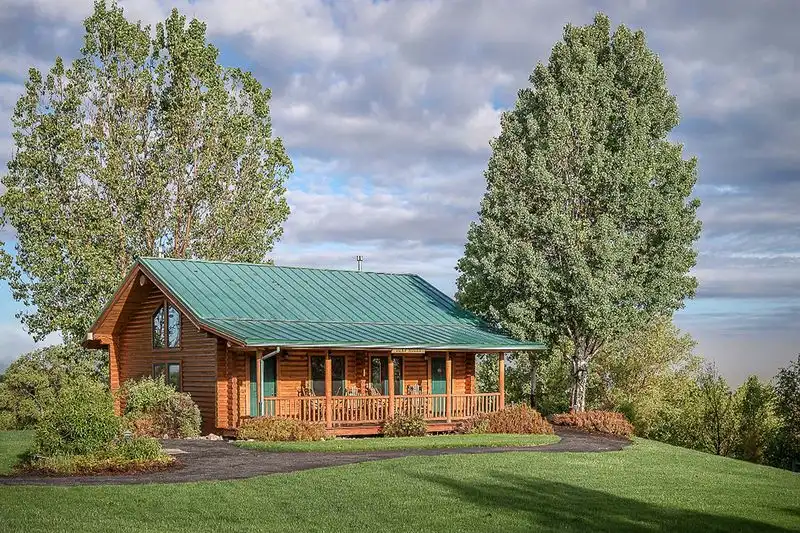 The Hideout Lodge & Guest Ranch