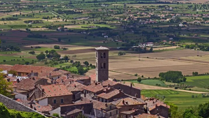 10 historic hill towns in Italy that make the climb worthwhile