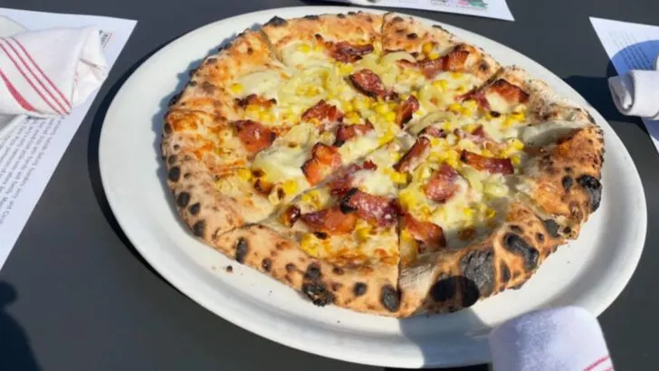 12 Iowa pizza parlors that outshine the chains every time