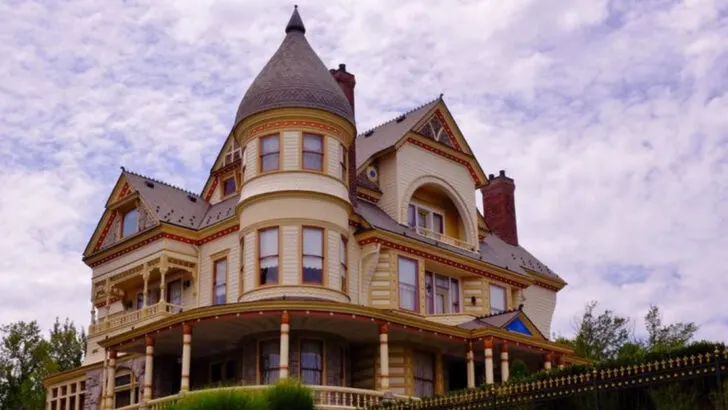 13 Victorian-Era Neighborhoods Across the U.S. That Come Alive With Autumn Walking Tours