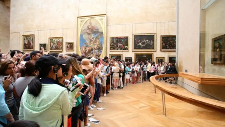 14 Tourist Habits That Locals Really Don’t Like