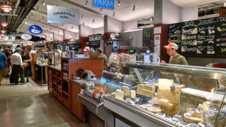 15 iconic farmers markets across America that food lovers swear by