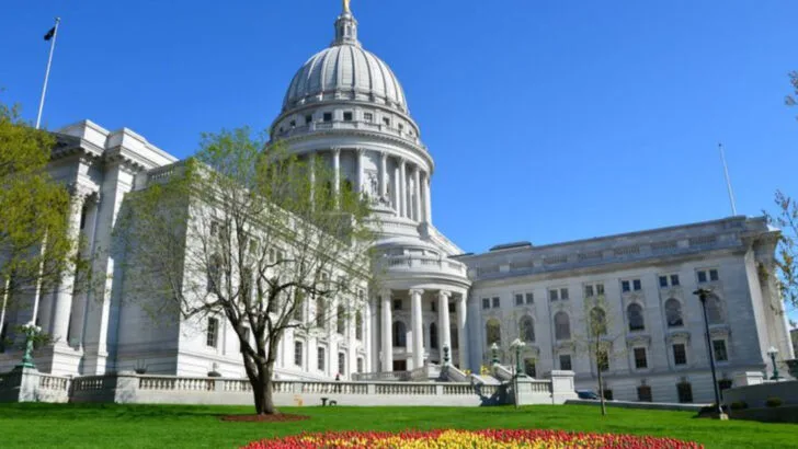 16 state capitol buildings that are architectural masterpieces (and free to tour)