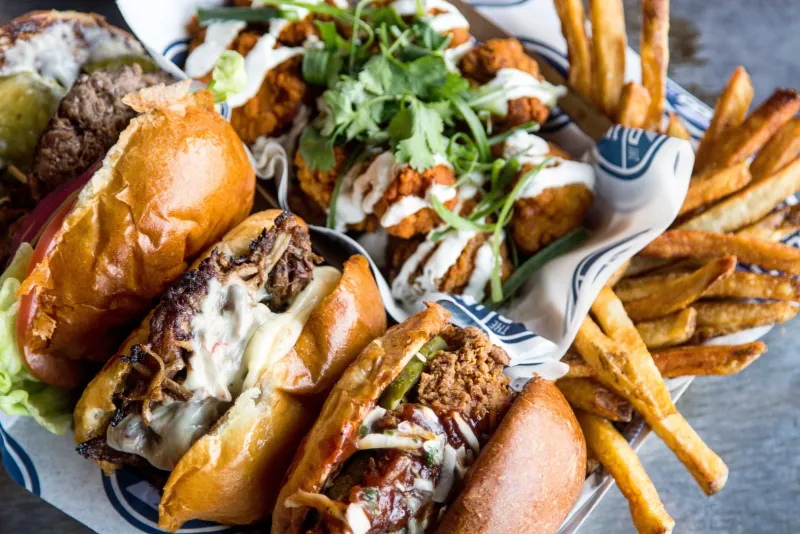 The Blue Door Pub – Minneapolis