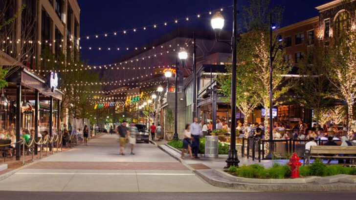 5 Massachusetts Shopping Outlets Known for Big Savings