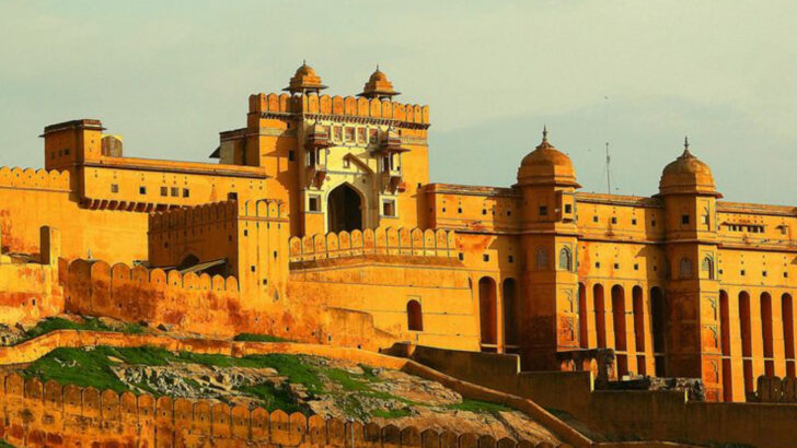 5 Palaces in India That Reflect Royal Grandeur and 6 Villages Full of Color