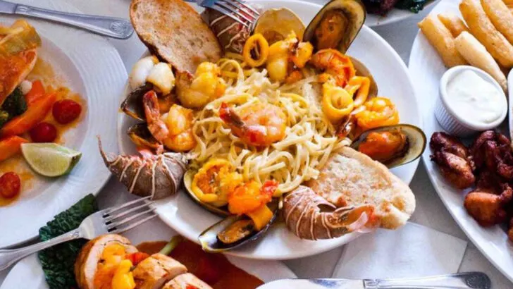 7 South Carolina seafood buffets that locals never skip