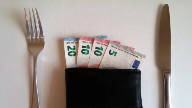 7 Tipping Mistakes To Avoid Across Europe