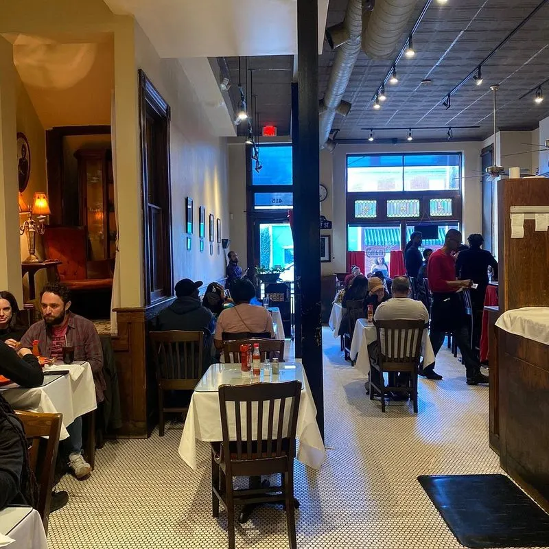 Mama J’s Kitchen, Richmond