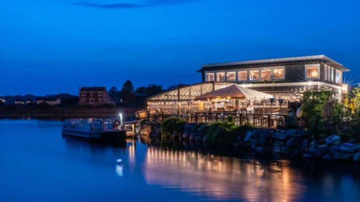 7 small-town spots in Rhode Island where the setting is as good as the food