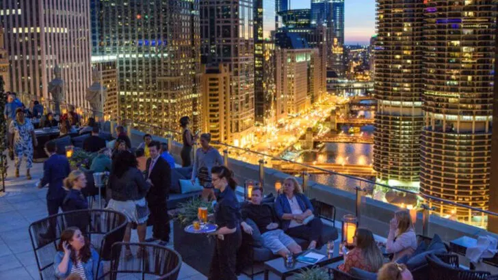 8 Chicago Restaurants with a Great View of the Skyline
