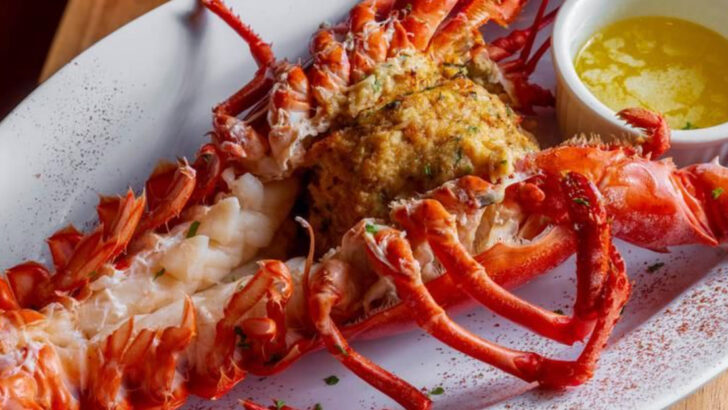 8 Florida Seafood Buffets Locals Line Up for Every Weekend