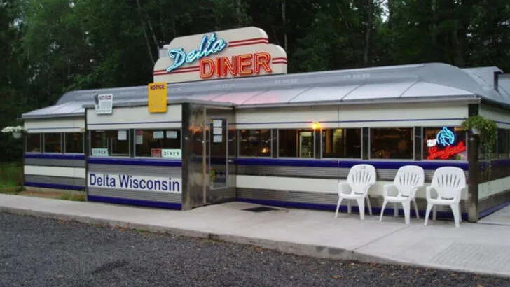 8 Highway Diners in Wisconsin Where the Food Tastes Better Than in the Cities