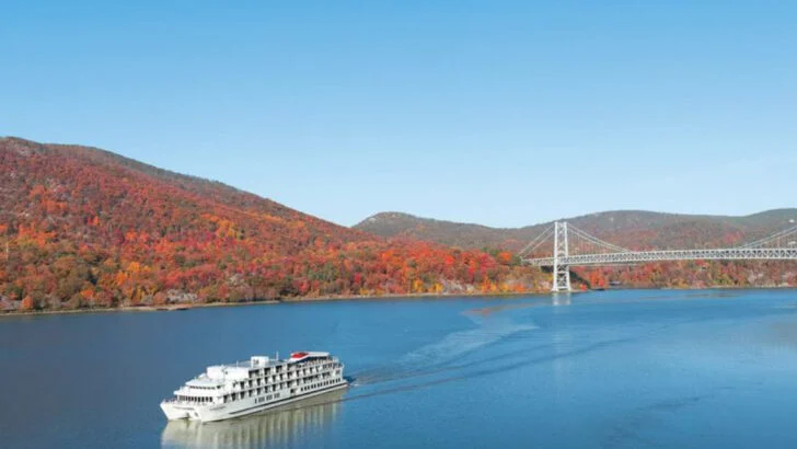 8 Hudson River Cruises Where Travelers Over 60 Enjoy the First Signs of Fall