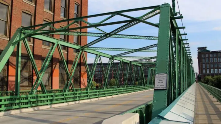 8 Irish Heritage Towns in Massachusetts That Celebrate Their Roots