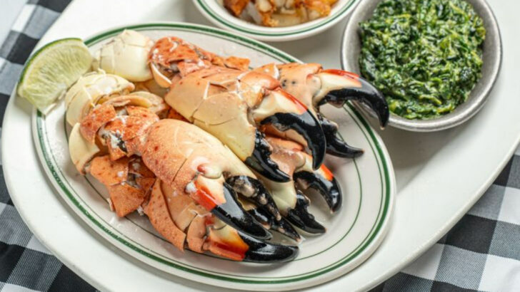 8 ordering mistakes tourists make at Joe’s Stone Crab in Miami