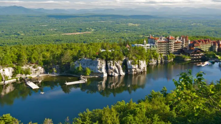 9 American castles and historic manors with overnight stays