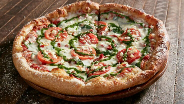 9 Georgia Pizzerias That Regulars Choose Over the National Names