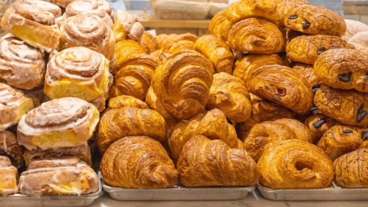 9 Michigan bakeries that sell out before you even get there