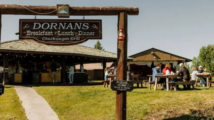 9 Rocky Mountain Restaurants in Wyoming That Feel Best in Autumn