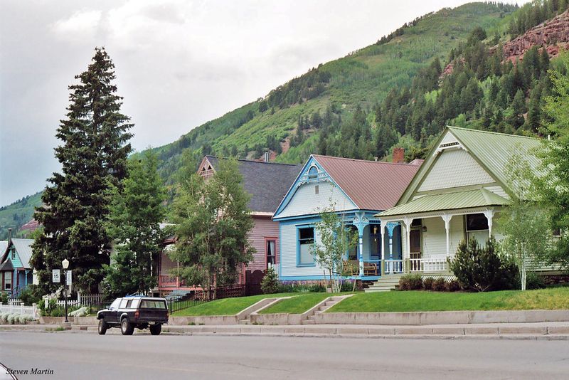A Tight-Knit, Creative Community