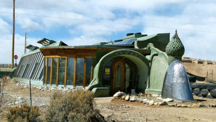 An artsy mountain town with adobe charm and endless trails, Taos, New Mexico draws visitors year-round