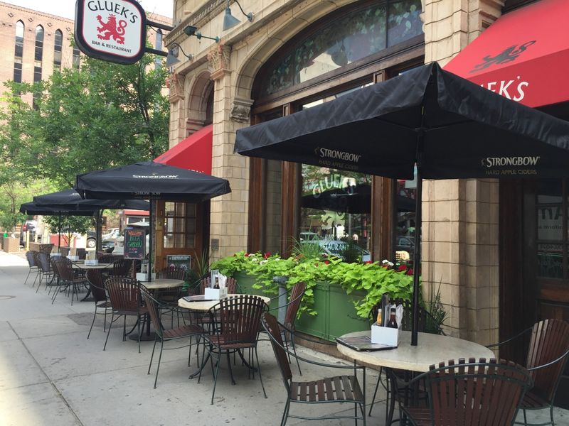 Gluek’s Restaurant & Bar – Minneapolis