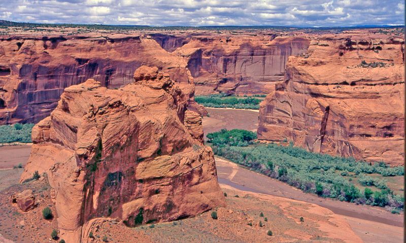 Navajo-guided canyon tours