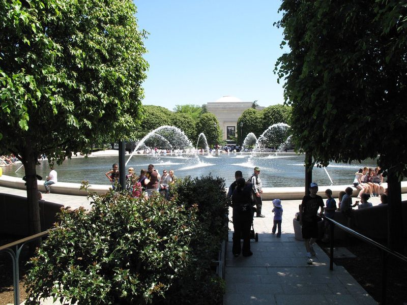 Explore the National Gallery of Art Sculpture Garden